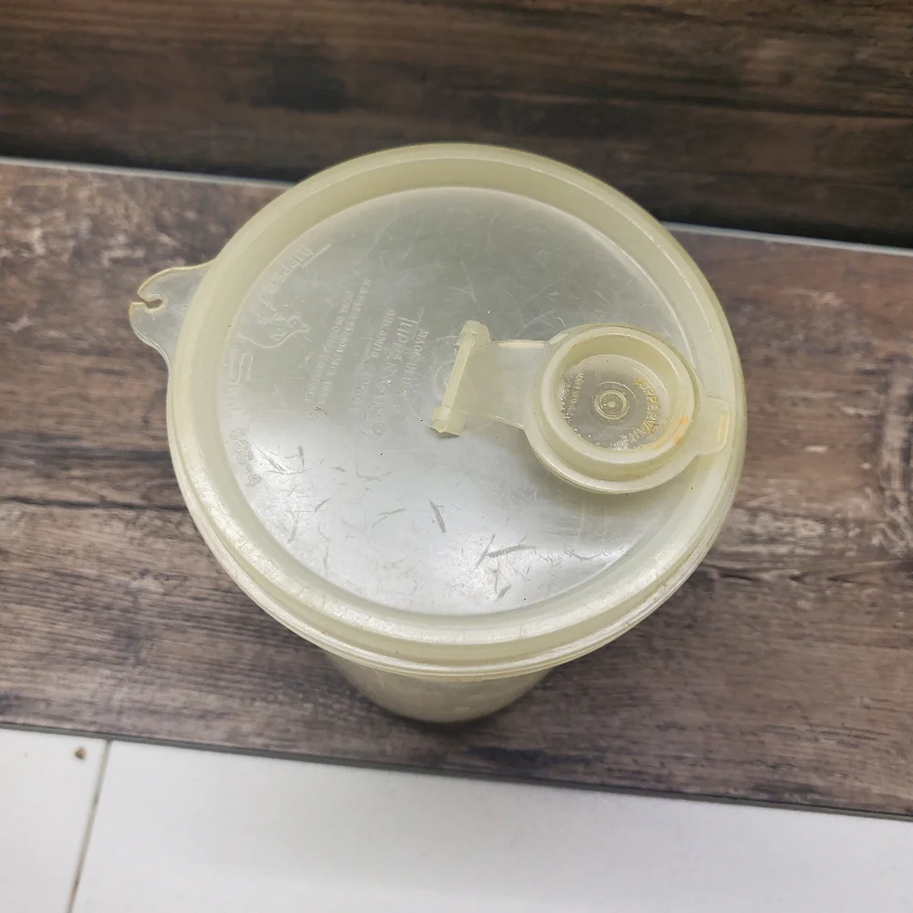 Vintage Tupperware 1 Quart‎ Cannister Lid Pour Spout #321-5 #563-2 Clear Frosted